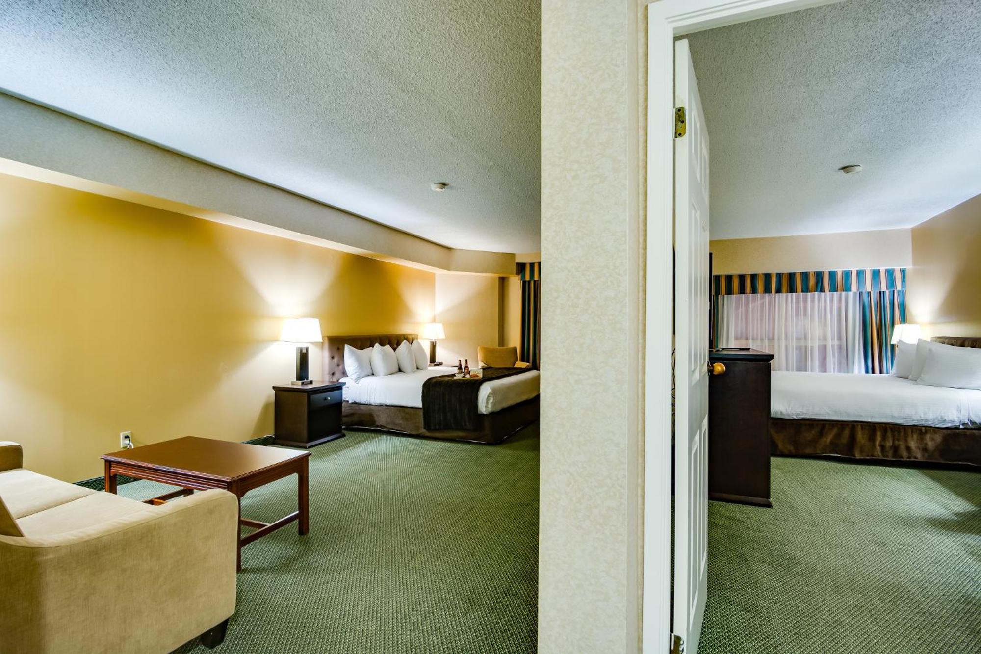 Sawridge Inn And Conference Centre Edmonton South Room photo